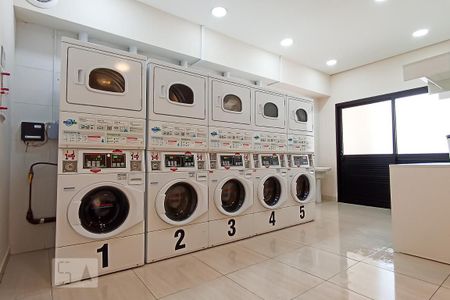 Studio à venda com 27m², 1 quarto e 1 vaga Studio à venda com 27m², 1 quarto e 1 vagaLavanderia