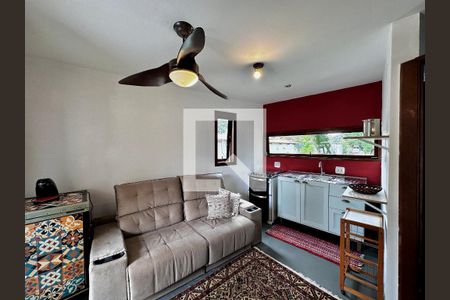 Sala de casa de condomínio para alugar com 1 quarto, 94m² em Vila Elvira, São Paulo