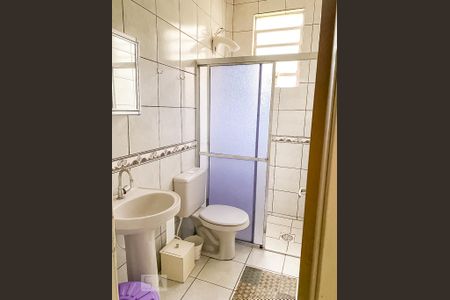Banheiro de apartamento à venda com 1 quarto, 42m² em Centro Histórico, Porto Alegre