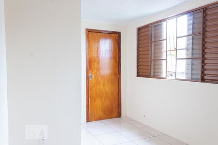 Quarto 2 de casa para alugar com 2 quartos, 72m² em Guajuviras, Canoas