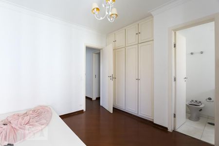 Apartamento à venda com 200m², 3 quartos e 3 vagas Apartamento à venda com 200m², 3 quartos e 3 vagasSuíte 2
