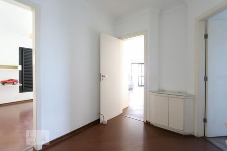 Apartamento à venda com 200m², 3 quartos e 3 vagas Apartamento à venda com 200m², 3 quartos e 3 vagasHall dos quartos