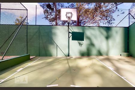 Apartamento à venda com 200m², 3 quartos e 3 vagas Apartamento à venda com 200m², 3 quartos e 3 vagasQuadra de basquete