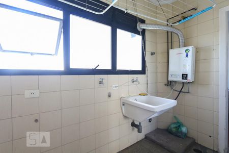 Apartamento à venda com 200m², 3 quartos e 3 vagas Apartamento à venda com 200m², 3 quartos e 3 vagasÁrea de serviço