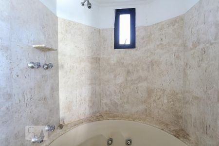 Apartamento à venda com 200m², 3 quartos e 3 vagas Apartamento à venda com 200m², 3 quartos e 3 vagasBanheiro da suíte 1