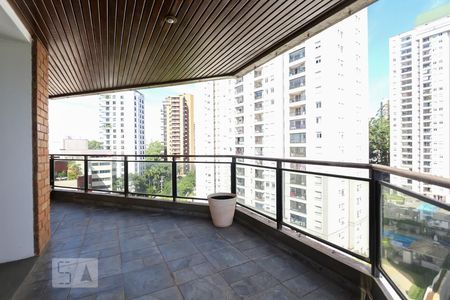 Apartamento à venda com 200m², 3 quartos e 3 vagas Apartamento à venda com 200m², 3 quartos e 3 vagasVaranda da sala