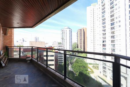 Apartamento à venda com 200m², 3 quartos e 3 vagas Apartamento à venda com 200m², 3 quartos e 3 vagasVaranda da sala