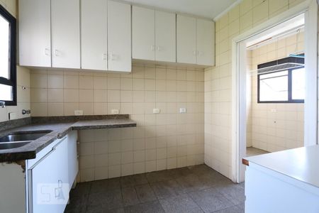 Apartamento à venda com 200m², 3 quartos e 3 vagas Apartamento à venda com 200m², 3 quartos e 3 vagasCozinha