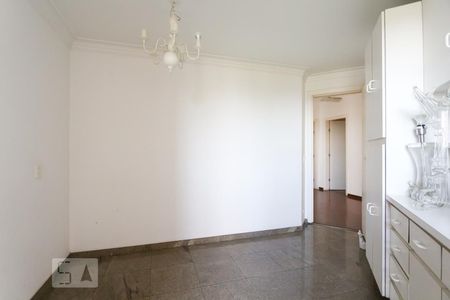 Apartamento à venda com 200m², 3 quartos e 3 vagas Apartamento à venda com 200m², 3 quartos e 3 vagasCopa
