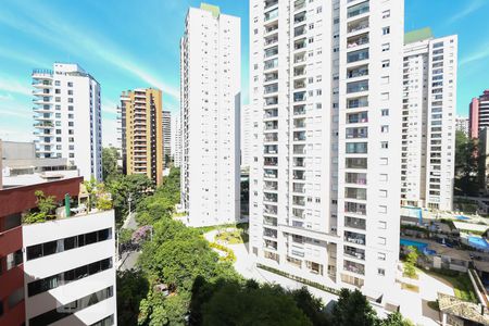 Apartamento à venda com 200m², 3 quartos e 3 vagas Apartamento à venda com 200m², 3 quartos e 3 vagasVista da suíte 1