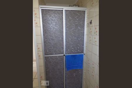 banheiro de apartamento para alugar com 2 quartos, 57m² em Vila Firmiano Pinto, São Paulo