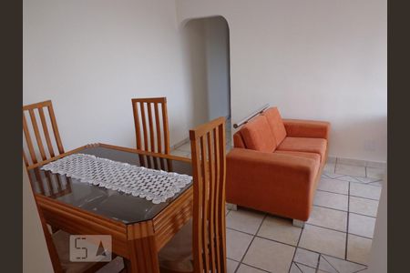 Sala de apartamento para alugar com 2 quartos, 57m² em Vila Firmiano Pinto, São Paulo