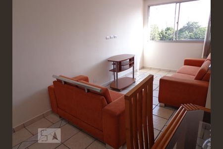 Sala de apartamento para alugar com 2 quartos, 57m² em Vila Firmiano Pinto, São Paulo