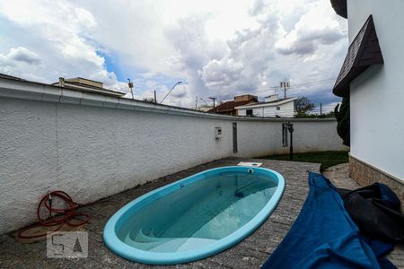 Casa à venda com 349m², 4 quartos e 2 vagasPiscina