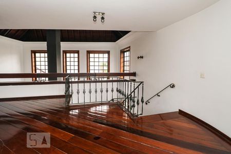 Casa para alugar com 4 quartos, 349m² em Jardim São Caetano, São Caetano do Sul