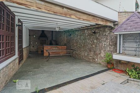 Casa à venda com 349m², 4 quartos e 2 vagasChurrasqueira