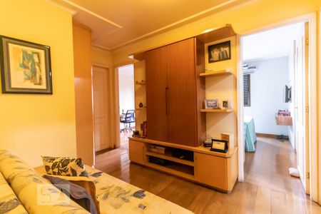 Sala íntima de apartamento à venda com 3 quartos, 130m² em Pinheiros, São Paulo