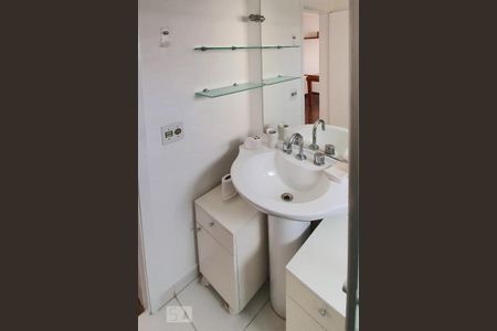 Apartamento à venda com 60m², 2 quartos e 1 vaga Apartamento à venda com 60m², 2 quartos e 1 vagaBanheiro