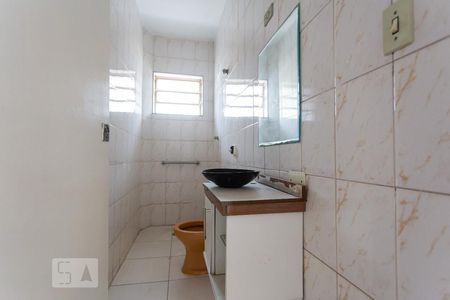 Casa à venda com 210m², 4 quartos e 2 vagas Casa à venda com 210m², 4 quartos e 2 vagasLavabo