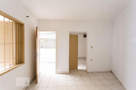 Casa à venda com 210m², 4 quartos e 2 vagas Casa à venda com 210m², 4 quartos e 2 vagasEdícula - Sala