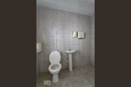 Casa à venda com 210m², 4 quartos e 2 vagas Casa à venda com 210m², 4 quartos e 2 vagasGaragem - Banheiro