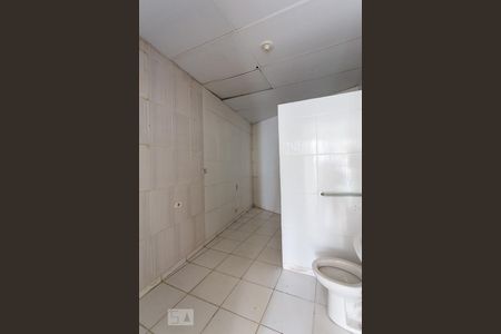 Casa à venda com 210m², 4 quartos e 2 vagas Casa à venda com 210m², 4 quartos e 2 vagasEdícula - Banheiro