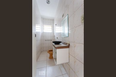 Casa à venda com 210m², 4 quartos e 2 vagas Casa à venda com 210m², 4 quartos e 2 vagasLavabo