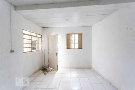 Casa à venda com 210m², 4 quartos e 2 vagas Casa à venda com 210m², 4 quartos e 2 vagasEdícula - Quarto