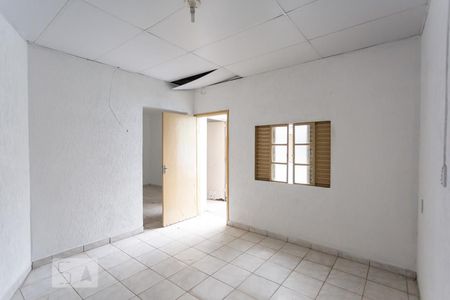 Casa à venda com 210m², 4 quartos e 2 vagas Casa à venda com 210m², 4 quartos e 2 vagasEdícula - Sala