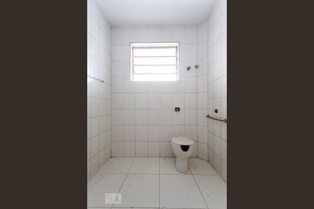 Casa à venda com 210m², 4 quartos e 2 vagas Casa à venda com 210m², 4 quartos e 2 vagasBanheiro