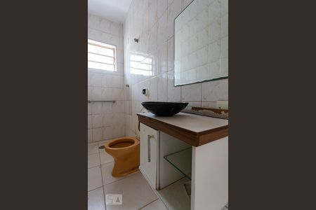 Casa à venda com 210m², 4 quartos e 2 vagas Casa à venda com 210m², 4 quartos e 2 vagasLavabo