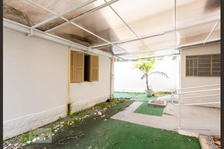 Casa à venda com 210m², 4 quartos e 2 vagas Casa à venda com 210m², 4 quartos e 2 vagasQuintal