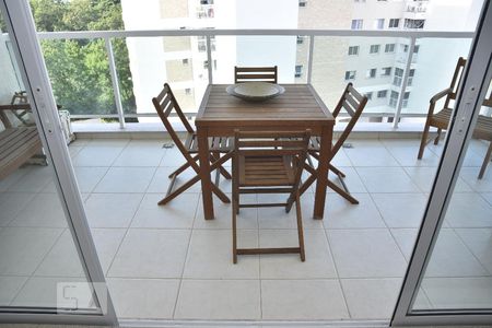 Varanda de apartamento para alugar com 5 quartos, 321m² em Barra da Tijuca, Rio de Janeiro