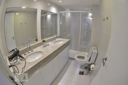 Apartamento para alugar com 321m², 5 quartos e 2 vagasBanheiro do Quarto 3