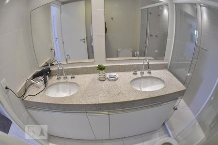 Apartamento para alugar com 321m², 5 quartos e 2 vagasBanheiro do Quarto 3