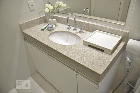 Apartamento para alugar com 321m², 5 quartos e 2 vagasBanheiro