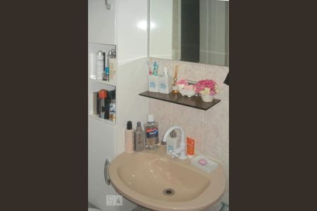 Banheiro de apartamento à venda com 3 quartos, 70m² em Campestre, Santo André
