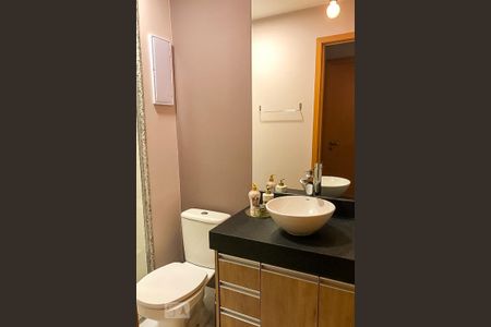 Banheiro da suíte de apartamento para alugar com 2 quartos, 63m² em Botafogo, Campinas