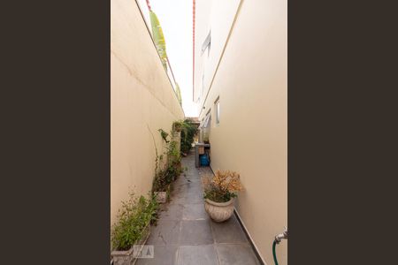 Casa para alugar com 120m², 3 quartos e 3 vagasCorredor