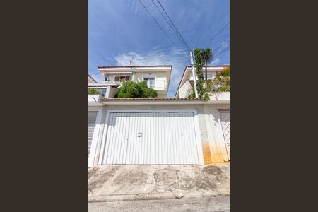 Casa para alugar com 120m², 3 quartos e 3 vagasFachada