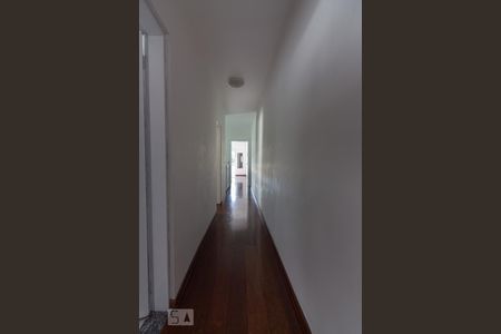 Casa para alugar com 120m², 3 quartos e 3 vagasCorredor