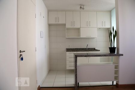 Cozinha de apartamento para alugar com 2 quartos, 50m² em Pirajussara, São Paulo