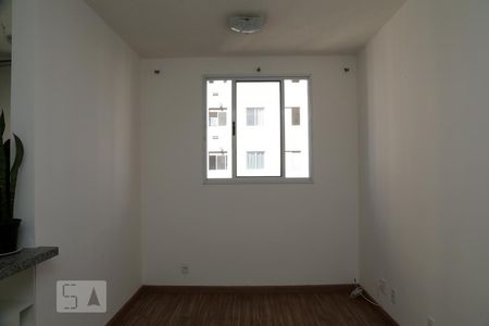 Sala de apartamento para alugar com 2 quartos, 50m² em Pirajussara, São Paulo