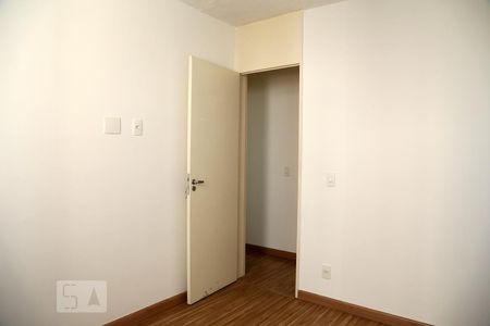 Quarto 1 de apartamento para alugar com 2 quartos, 50m² em Pirajussara, São Paulo