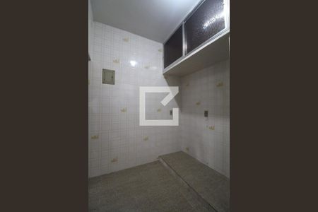 Apartamento à venda com 60m², 2 quartos e sem vaga Apartamento à venda com 60m², 2 quartos e sem vagaCozinha e Área de Serviço