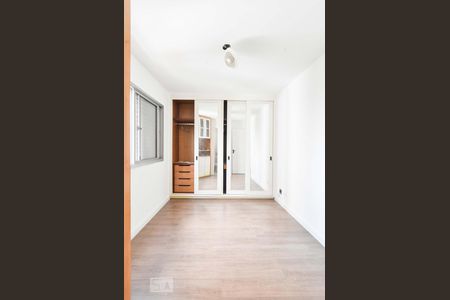 Apartamento à venda com 70m², 3 quartos e 2 vagasSuíte 01