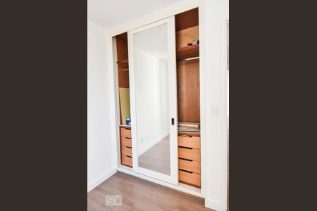 Apartamento à venda com 70m², 3 quartos e 2 vagasQuarto 02