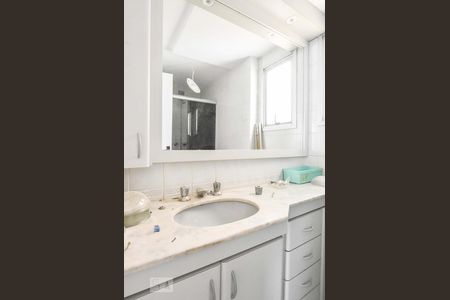 Apartamento à venda com 70m², 3 quartos e 2 vagasBanheiro 02