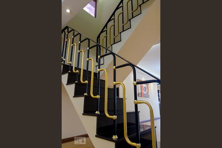 Escada de casa à venda com 3 quartos, 200m² em Sítio da Figueira, São Paulo