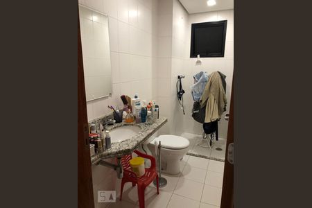 Apartamento à venda com 126m², 4 quartos e 2 vagasBanheiro